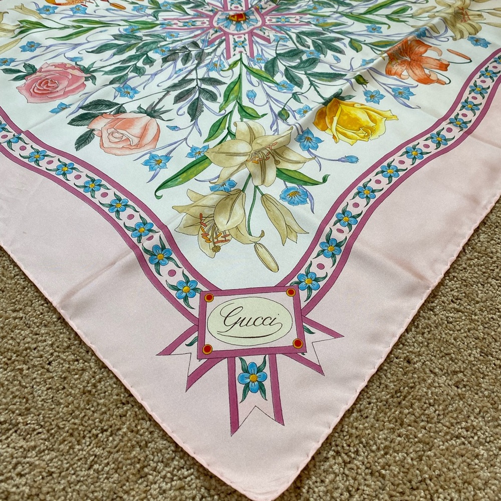 Scarf - Picture 12 of 15